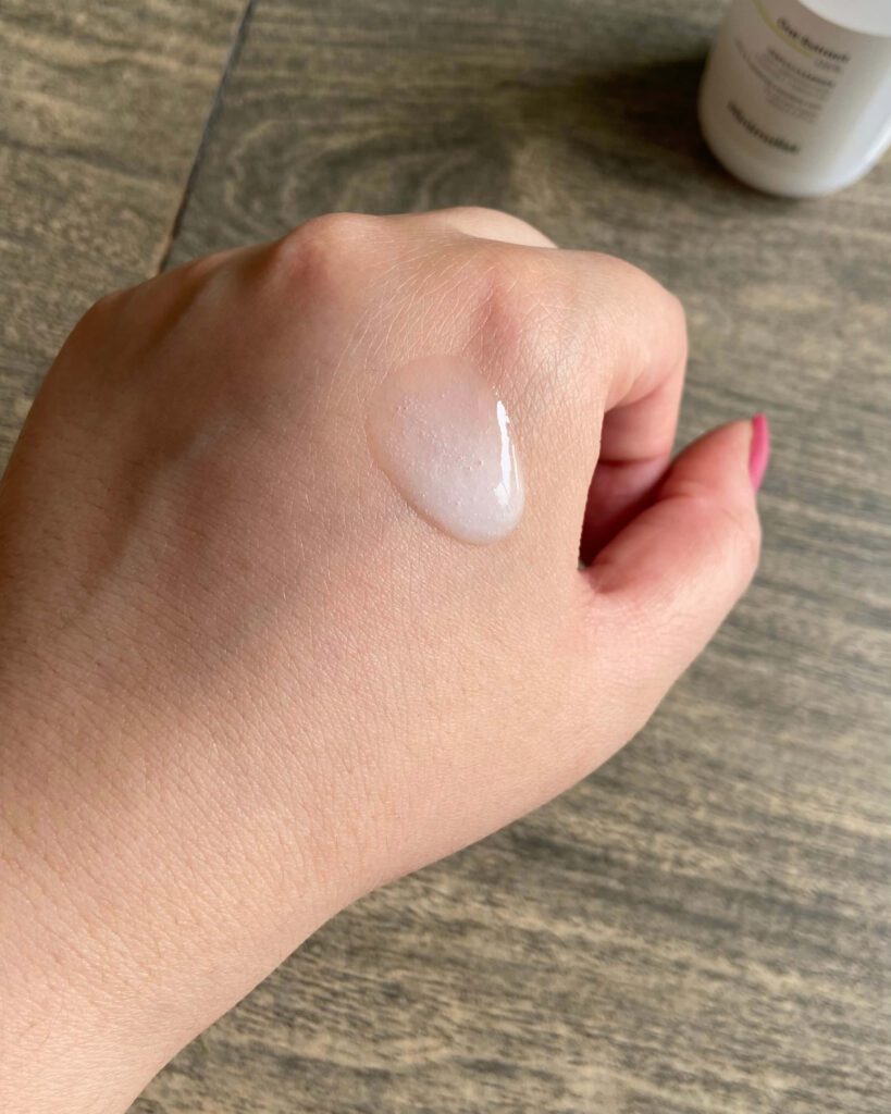 minimalist oat face wash texture